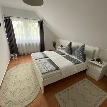 Munkacsy Apartmanok Balatonfenyves Buitenkant foto