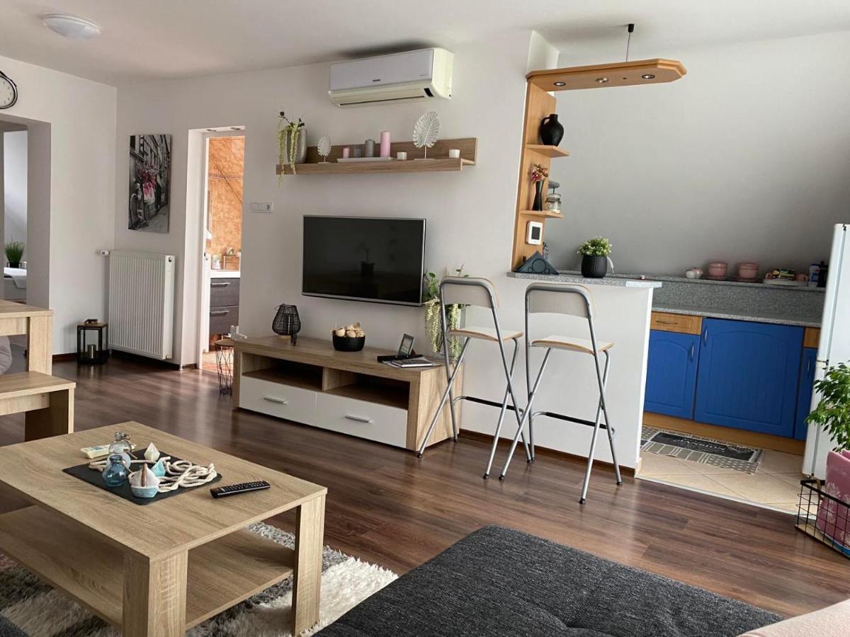 Munkacsy Apartmanok Balatonfenyves Buitenkant foto