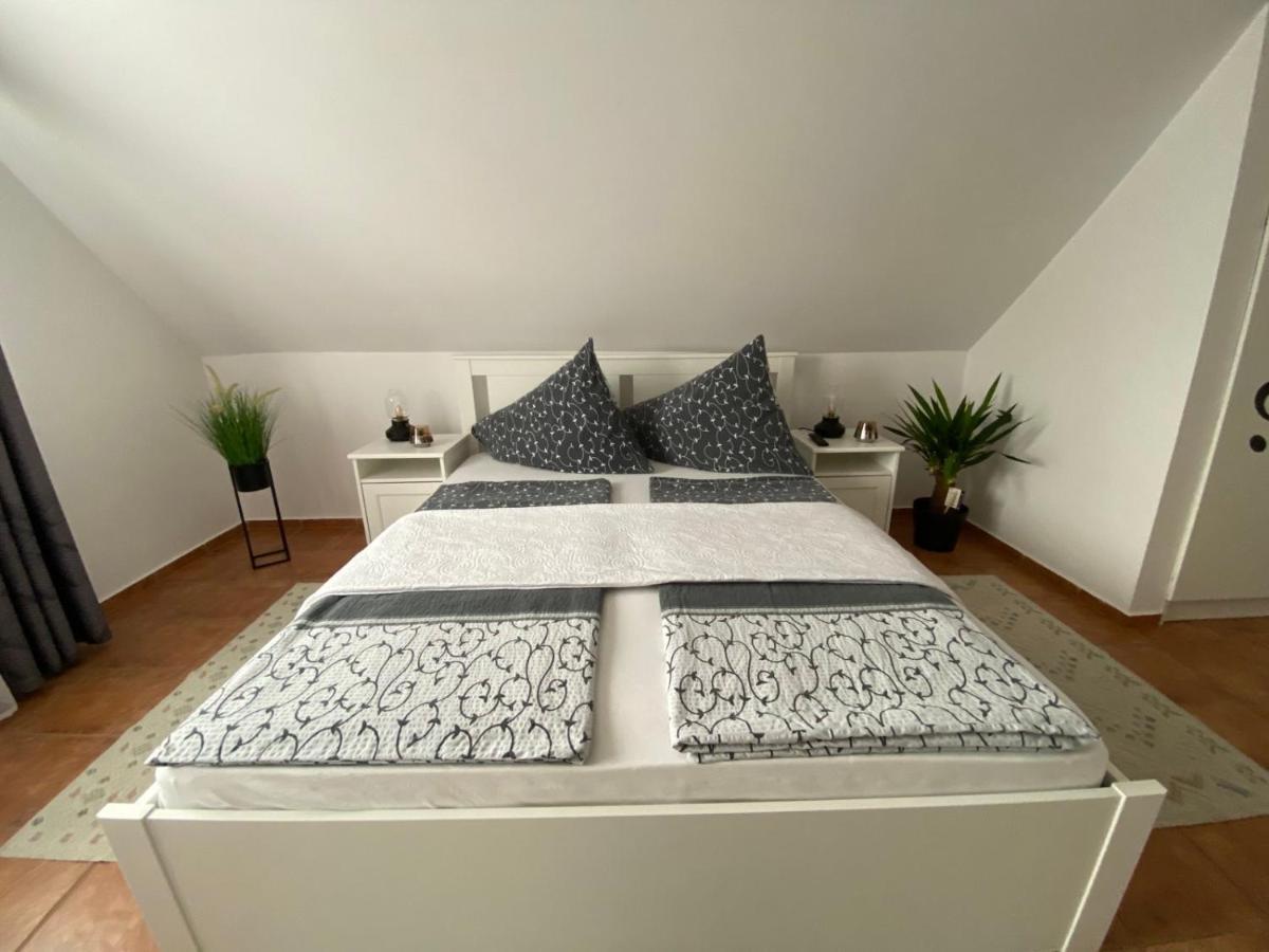 Munkacsy Apartmanok Balatonfenyves Buitenkant foto