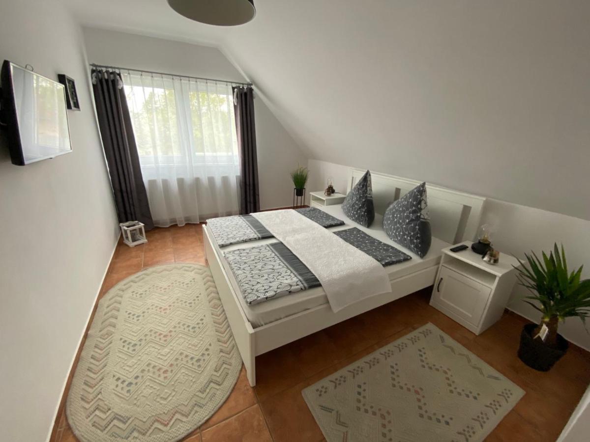 Munkacsy Apartmanok Balatonfenyves Buitenkant foto