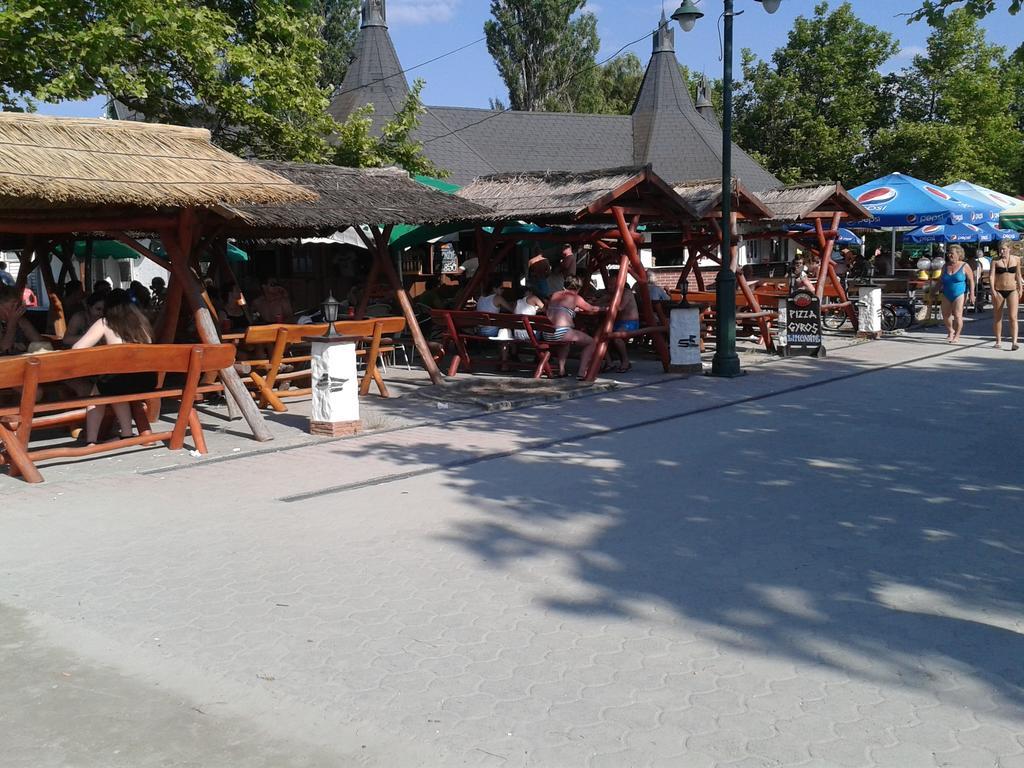 Munkacsy Apartmanok Balatonfenyves Buitenkant foto