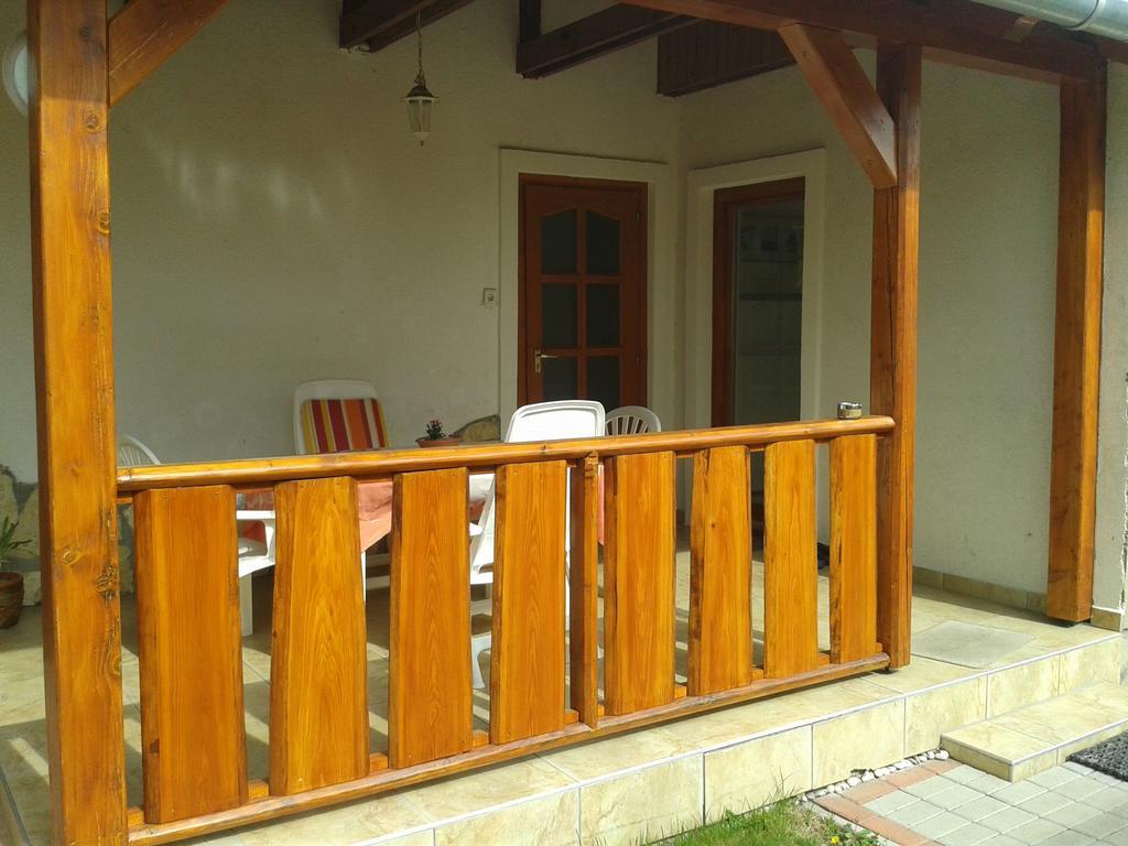 Munkacsy Apartmanok Balatonfenyves Buitenkant foto